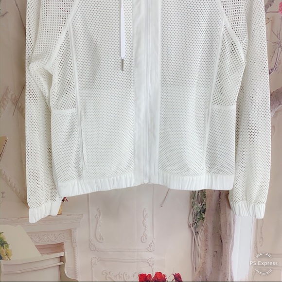 SOLD Lululemon Mesh In Mesh Jacket In White - Picture 5 of 8